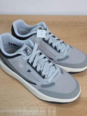 FILA Sample Women's Light Gray Mesh & Suede Low-Top Sneakers 7